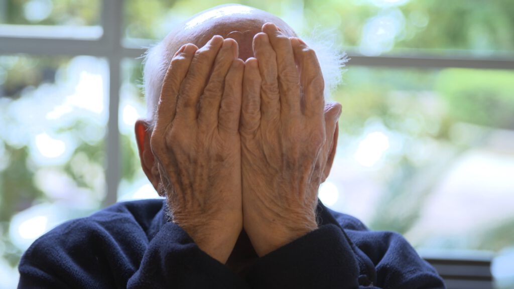 - דני קרוואן High Maintenance- קרדיט -רותם אזולאי